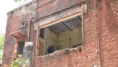 Photo of गोरखपुर में मॉल व अपार्टमेंट बनवाने के ल‍िए रेलवे कालोनी को गिराने की प्रक्रिया शुरू