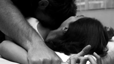 Photo of बन्दूक की नोक पर शक्स ने शादीशुदा महिला का किया बलात्कार, खेत में छोड़कर हुआ फरार