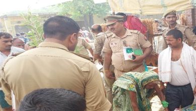 Photo of बाराबंकी में युवक की लाठियों से पीटकर की हत्या ,तीन आरोपित पुलिस की हिरासत में-एक की तलाश जारी