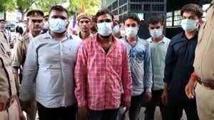 Photo of प्रयागराज पुलिस ने इलाहाबाद यूनिवर्सिटी में बम बनाने वाली गैंग को किया गिरफ्तार