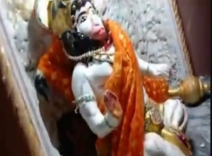 Photo of पाकिस्तान में एक बार फिर हिंदू मंदिर को निशाना बनाने की घटनाएं लगातार बढ़ी ,हिंदू मंदिर में देवी-देवताओं की मूर्तियों को तोड़ा