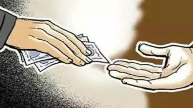 Photo of एंटी करप्शन टीम ने सदर तहसील के लेखपाल को घूस लेते हुए रंगेहाथ किया गिरफ्तार…