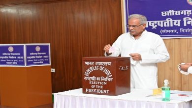 Photo of राष्ट्रपति निर्वाचन के लिए CM भूपेश बघेल ने विधानसभा में स्थापित मतदान केंद्र में किया मतदान