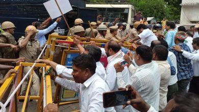 Photo of महंगाई और बेरोजगारी के विरोध में कांग्रेस ने किया जोरदार प्रदर्शन, 300 लोग हुए अरेस्ट