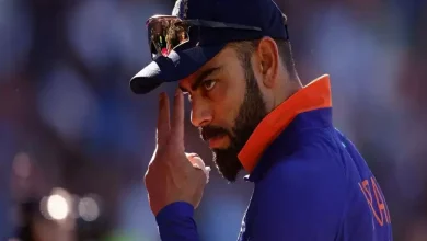 Photo of विराट कोहली से पाकिस्तानी फैन उनसे मिलने पहुंचे