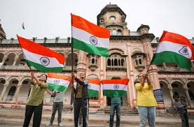 Photo of हार्दिक पांड्या से लेके मीराबाई चानूने भी आज के इस खास दिन पर दीखे इस पोषाक में