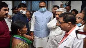 Photo of ड‍िप्‍टी सीएम मरीजों के साफ-सफाई को लेकर द‍िए सख्त निर्देश