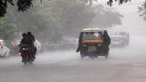 Photo of यूपी  के 35 से अध‍िक जिलों में आज भारी बार‍िश का अलर्ट जारी