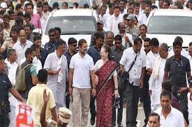 Photo of भारत जोड़ो यात्रा’ पर सोनिया गांधी के साथ मल्लिकार्जुन खड़गे भी हुए शामिल