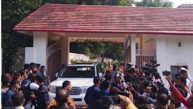 Photo of अखिलेश यादव और डिंपल ने  इटावा के सैफई में उप शिवपाल सिंह से भेंट की…