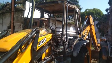 Photo of किस्‍त जमा नहीं होने पर फाइनेंस कंपनी के कर्मचारी महिला की जेसीबी ले गए..