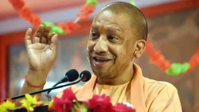 Photo of मुख्‍यमंत्री योगी आदित्‍यनाथ से मिलने की जिद पर अड़ा युवक लखनऊ में पेड़ पर चढ़ा, पढ़ें पूरी खबर ..