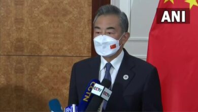 Photo of चीन के विदेश मंत्री वांग यी ने कहा कि हम भारत के साथ..