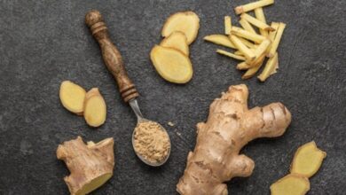 Photo of अदरक में का सेवन काफी फायदेमंद माना जाता है, तो चलिए जानते हैं इसके फायदे..