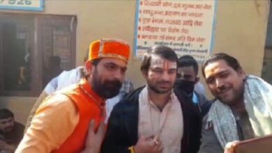 Photo of निधिवन राज मंदिर में दर्शन करने पहुंचे,बिहार के कैबिनेट मंत्री तेजप्रताप यादव.. 