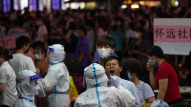 Photo of चीन में कोरोना के मामले बढ़ते ही जा रहे,दवा कंपनियां आपूर्ति बढ़ाने के लिए ओवर-टाइम करने पर मजबूर