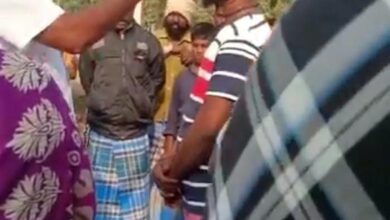 Photo of तमिलनाडु के सलेम में डीएमके के नेता ने एक दलित युवक के साथ सरेआम की गाली-गलौच..
