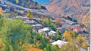 Photo of Joshimath: आज जेसीबी मशीन में लोक निर्माण विभाग का गेस्ट हाउस टूटेगा..