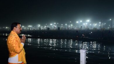 Photo of प्टी सीएम केशव प्रसाद मौर्य ने संगम में डुबकी लगाकर विधि-विधान से किया पूजन-अर्चन..