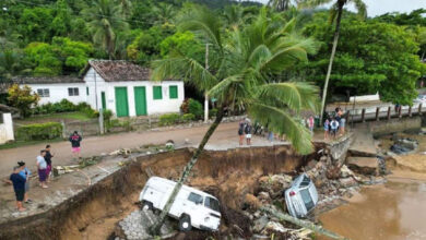 Photo of ब्राजील के तटीय इलाकों में भारी बारिश के कारण आई बाढ़ और भूस्खलन से 24 लोगों की हुई मौत..