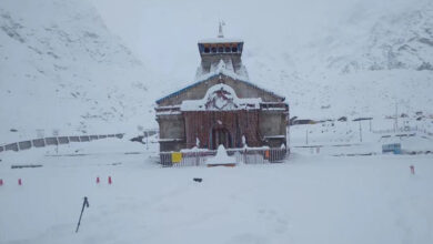 Photo of बर्फबारी के कारण गंगोत्री राष्ट्रीय राजमार्ग बंद..