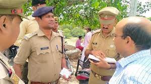 Photo of यूपी के फर्रूखाबाद ज‍िले में कर्नाटक पुलिस के छापे के बाद चर्चा में आई ईरानी बस्ती, जानें पूरा मामला..