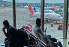 Photo of हवाईअड्डे पर होने वाली असुविधा के बारे में कई यात्रियों ने सोशल मीडिया पर अपनी बात रखी..
