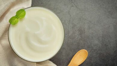 Photo of क्या आप जानते हैं दही में कुछ इन चीज़ों को मिलाकर खाने से सेहत को मिलते हैं बेहतरीन फायदे..