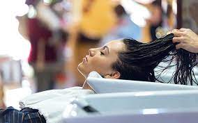 Photo of आज के इस लेख में हम आपको बताएंगे कि हेयर स्पा के फायदे और कैसे इसे घर में करे..