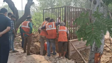 Photo of पुलिस ने हसनपुर डिपो की तरफ जाने वाले सभी रास्तों को बंद किया है..