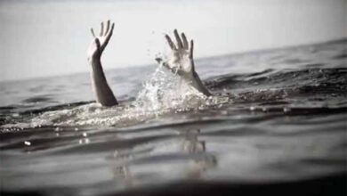 Photo of कर्नाटक में एक बड़ा हादसा नदी में बोट पलटने से तीन युवकों की डूबकर मौत, जबक‍ि एक युवक अभी तक लापता..