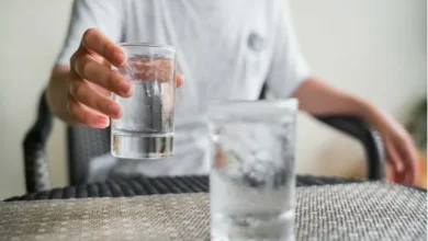 Photo of आइए जानें कि सेहत के लिए ठंडे और गुनगुने पानी में से कौन-सा पानी ज्यादा बेहतर साबित होता है..