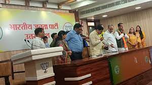 Photo of भूपेन्द्र चौधरी के समक्ष पूर्व राज्यमंत्री हेमराज वर्मा ने भाजपा में शामिल होने की घोषणा की..