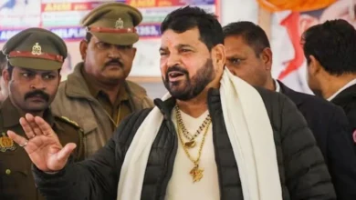 Photo of बृजभूषण शरण सिंह के खिलाफ मोर्चा खोलने वाले पहलवानों में शामिल बजरंग पूनिया खेल मंत्री अनुराग ठाकुर के घर पहुंचे