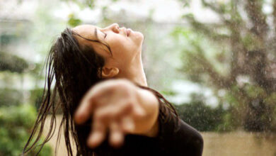 Photo of  आप इन आसान टिप्स को फॉलो कर भी बारिश के मौसम में अपने बालों को हेल्दी रख सकते हैं..