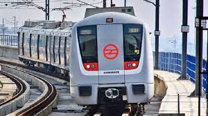 Photo of दिल्ली मेट्रो रेल कॉर्पोरेशन ने अपनी नीतियों में बदलाव करते हुए शराब के शौकीनों को बड़ी खुशखबरी दी..