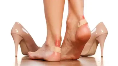 Photo of नए फुटवियर पहनने से पैरों में छाले पड़ने की समस्या से परेशान रहते हैं, तो इन पांच घरेलू उपायों को अपनाएँ-