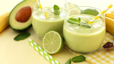 Photo of झुलसती गर्मी में शरीर को ठण्डक देने के लिए एवोकाडो की लस्सी का करें सेवन, आइये जानें बनाने का तरीका-