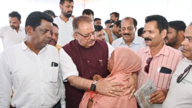 Photo of मंत्री गणेश जोशी ने आयोजित चौपाल में सुनी जन समस्याएं जहाँ उन्होंने 102 प्राप्त हुए प्रार्थना पत्र में से 62 शिकायतों का मौके पर ही किया निस्तारण