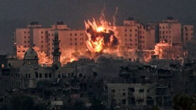 Photo of रिहायशी इमारत पर हमले में 30 फलस्तीनियों की मौत