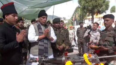 Photo of राजनाथ सिंह: रक्षा मंत्री ने दशहरे पर तवांग में की शस्त्र पूजा