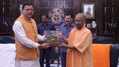 Photo of उत्तराखंड: लखनऊ में सीएम योगी से मिले मुख्यमंत्री धामी