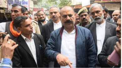Photo of गायिका से दुष्कर्म के मामले में अदालत में गिड़गिड़ाया पूर्व विधायक, जानिए पूरा मामला?