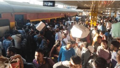 Photo of जाने दिल्ली के कोन से दो स्टेशनों पर प्लेटफॉर्म टिकट बंद?