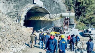 Photo of सुरंग में फंसे मजदूरों की जिंदगी बचाने की जंग जारी…