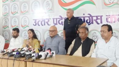 Photo of लखनऊ : कांग्रेस में शामिल हुए रवि प्रकाश वर्मा