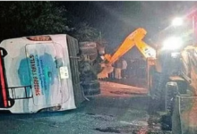 Photo of मुरादाबाद: संभल हाईवे पर अनियंत्रित होकर पलटी वॉल्वो बस