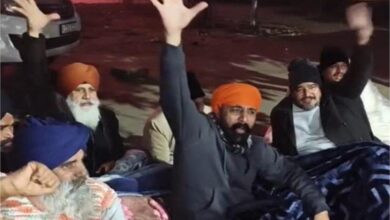 Photo of जालंधर में DC ऑफिस के सामने मरणव्रत पर बैठे ट्रक यूनियन के पूर्व प्रधान: हिट एंड रन कानून