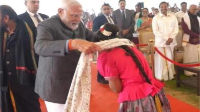 Photo of पोंगल उत्सव में बच्ची की गायिका के मुरीद हुए पीएम मोदी