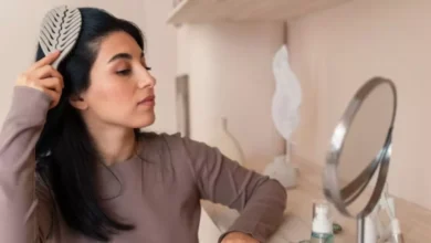 Photo of टूटते बालों से हैं परेशान, तो अपनाएं ये आसान घरेलू समाधान